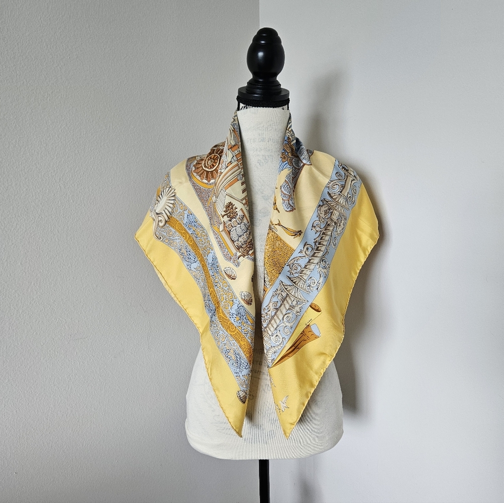 🇨🇵 HERMES silk scarf yellow & gray "L Atlantide" 90X90 cm authentic 🇨🇵